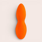 Soft Silicone konijntje mini-vibrator in fel oranje, gemaakt van body-safe siliconen, met 2 standen en 8 vibratiefuncties.